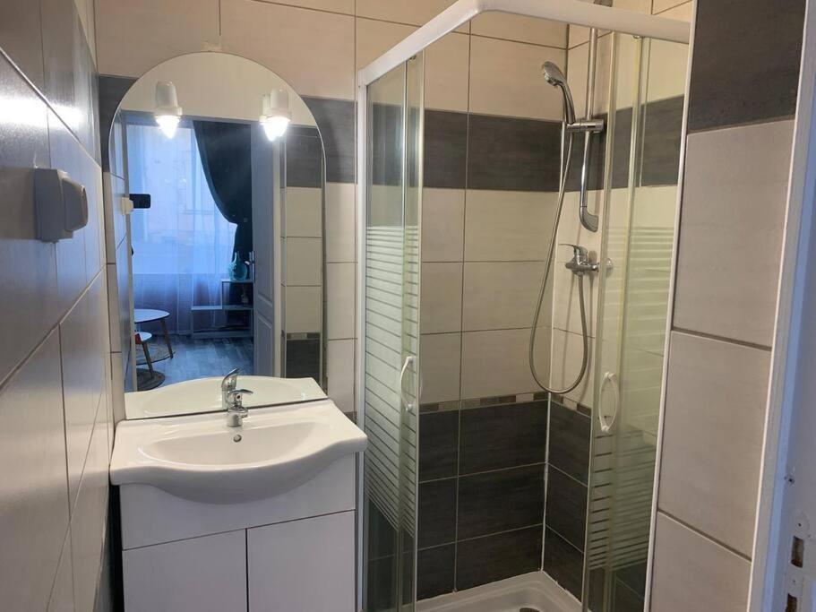 Appartement Avec Cours 지엔 외부 사진